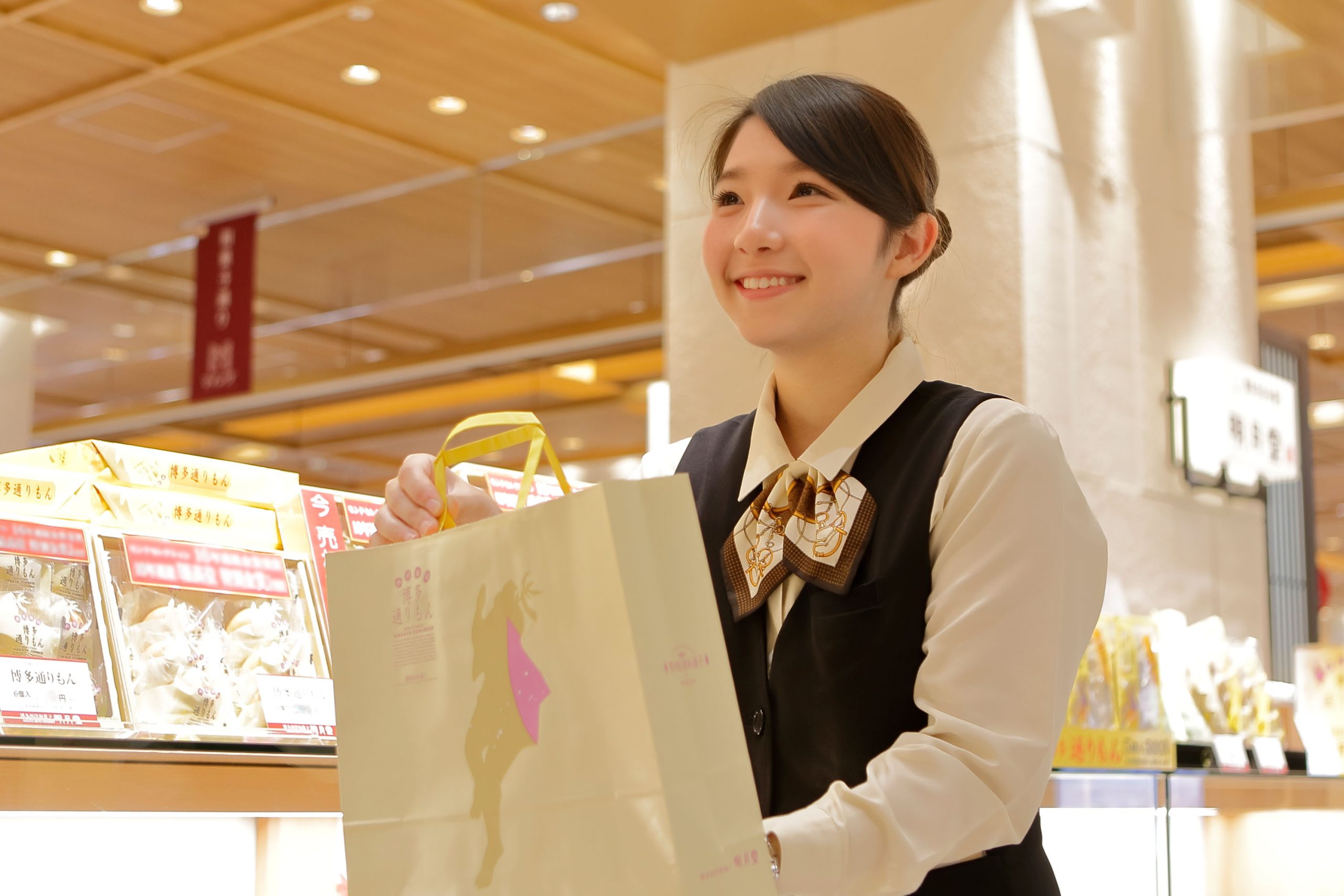 長期アルバイト【明月堂・販売（博多デイトス１号店）】