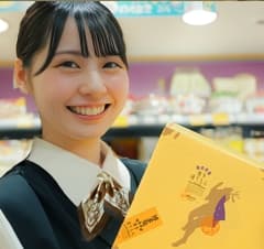 ショッピングセンター内でのお菓子の販売（長期アルバイト）